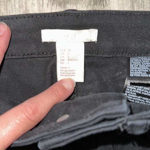 H&M black denim shorts size 2 - Picture 3 of 3